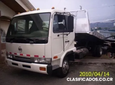 Grua de plataforma nissan ud