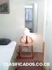 Habitacion amueblada alquilo en casa de huéspedes.