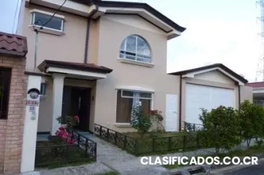 Hermosa casa con piscina, vistas del este , tres rios