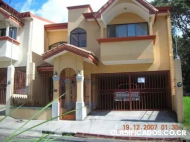 Hermosa casa en alquiler en rohrmoser