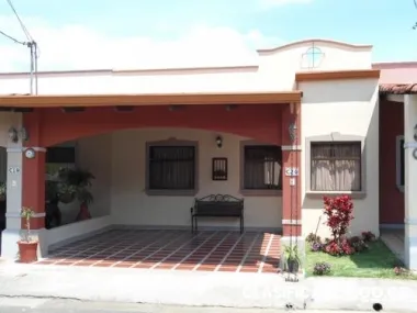Hermosa casa en mercedes sur, heredia