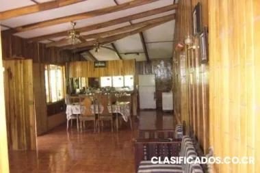 Hermosa finca con vista a los cerros de turrubares