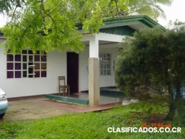 Hermosa propiedad con casa y amplias zonas verdes en perez zeledon