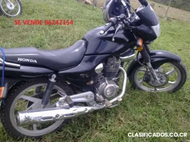 Honda storm en excelentes condiciones 700 000