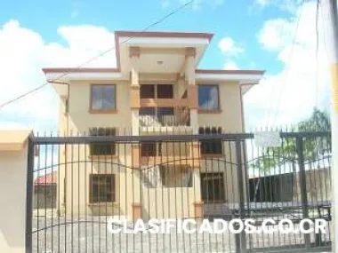 Linda casa con finos acabados en liberia