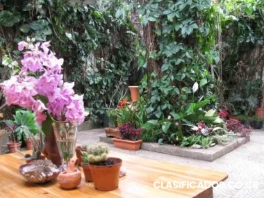 **linda habitacion amueblada con recibos incluidos, para mujer profesional o estudiante**