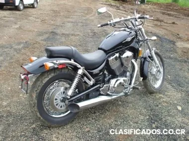 Motoscicleta boulevard suzuki