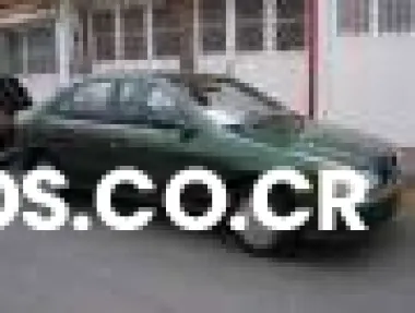 Nissan sentra b14 color verde. 1998