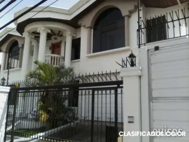 Se alquila amplia casa (planta baja)