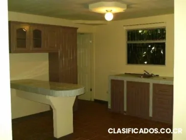 Se alquila casa nueva