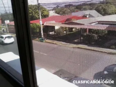 Se alquila casa para oficinas