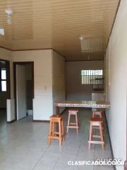 Se alquila, linda casa céntrica en orotina