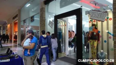 Se alquila local comercil terra mall