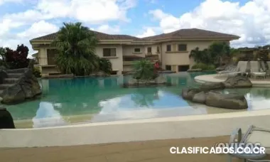 Se alquila o vende hermosa casa en condominio