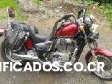 Se vende honda shadow estilo classicc en execelente estado