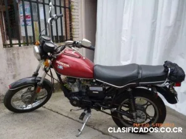 Se vende moto semipandillera honda llamen y negociaremos