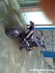 Se vende motocicleta en exelente estado.