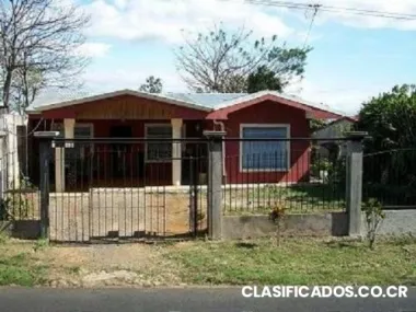 Se vende muy bonita a 5 minutos del centro poas