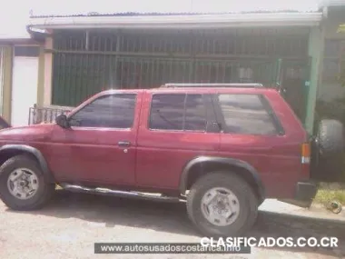 Se vende nissan pathfinder modelo 90