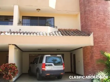 Se vende o alquila hermosa casa