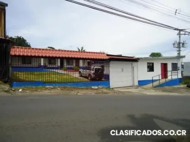 Se venden 2 casas grandes y 1 departamento en puentesalas barva