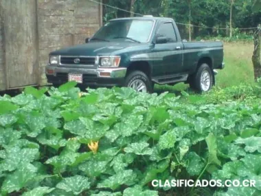 Toyota 22 r, en muy buen estado,año 94, 4 cilindros, inyectado.