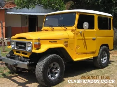 Toyota land cruiser año 80 en perfecto estado