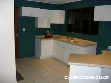 Ubicada detrás de boston scientific, ciruelas,centro