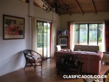 Vendo casa en atenas