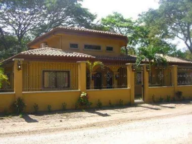 Vendo casa en playa potrero