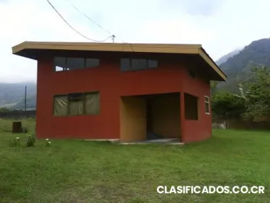 Vendo lindo terreno con casa de campo