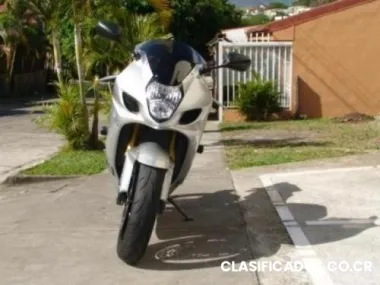 Vendo moto suzuki gsxr 1000 año 2003