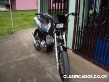 Vendo moto yamaha xt 225 bien arreglada con motor en perfectas condiciones y al dia