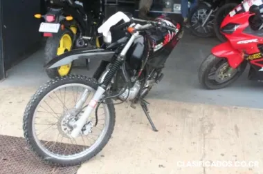 Vendo motocicleta marca yamaha xtz año 2006