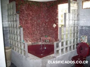 Vendo o alquilo amplia casa en cartago