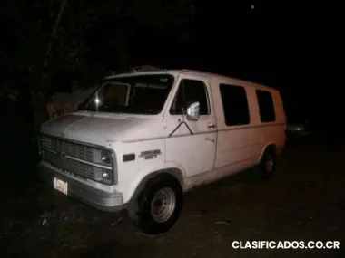 Venta de buseta blanca año 1983....