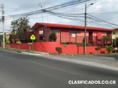 Venta de casa ubicada en los colegios de moravia