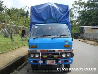 Carro isuzu elf