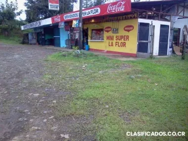 Locales comerciales en exelente punto comercial