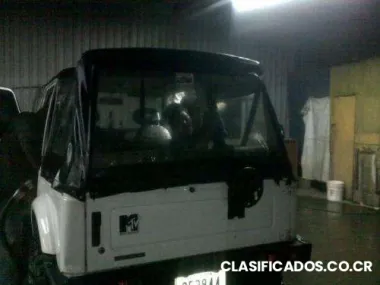 Suzuki samurai muy lindo al dia enllantado para el barro