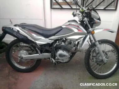 Vendo moto freedom fy 200 año 2008 montañera o cambio por carro cuatro puertas