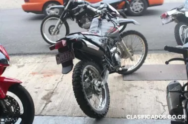 Vendo motocicleta marca yamaha xtz año 2006