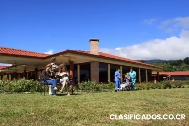 Cuidado del adulto mayor en costa rica