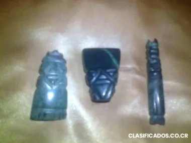 Ofrezco tres dijes de jade originales