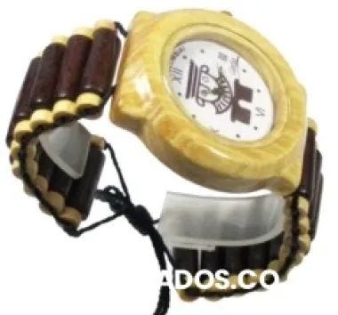 Relojes artesanales en madera