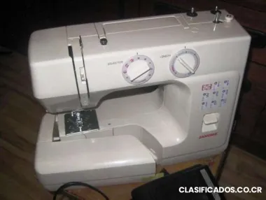 Se vende 2 máquinas de coser domésticas/ punto recto y overlock