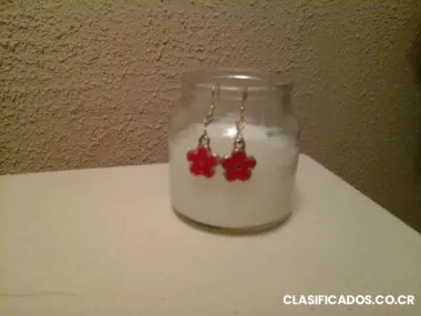 Se vende bisuteria a 500 colones