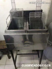 Vendo 2 freidoras, cocina, baño maria todo de gas