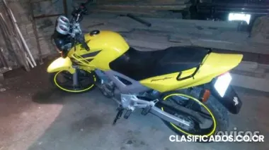 Vendo moto honda twister 250cc