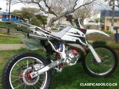 Vendo moto wr200 una joya como nueva